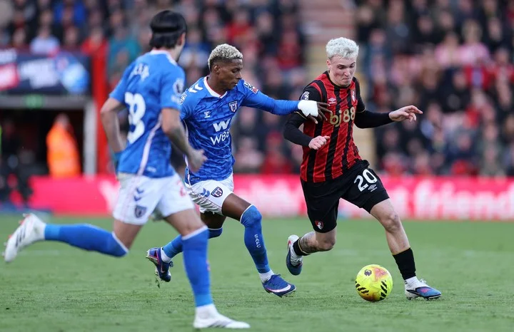 Sunderland de Angulo saca un punto valioso ante un Bournemouth